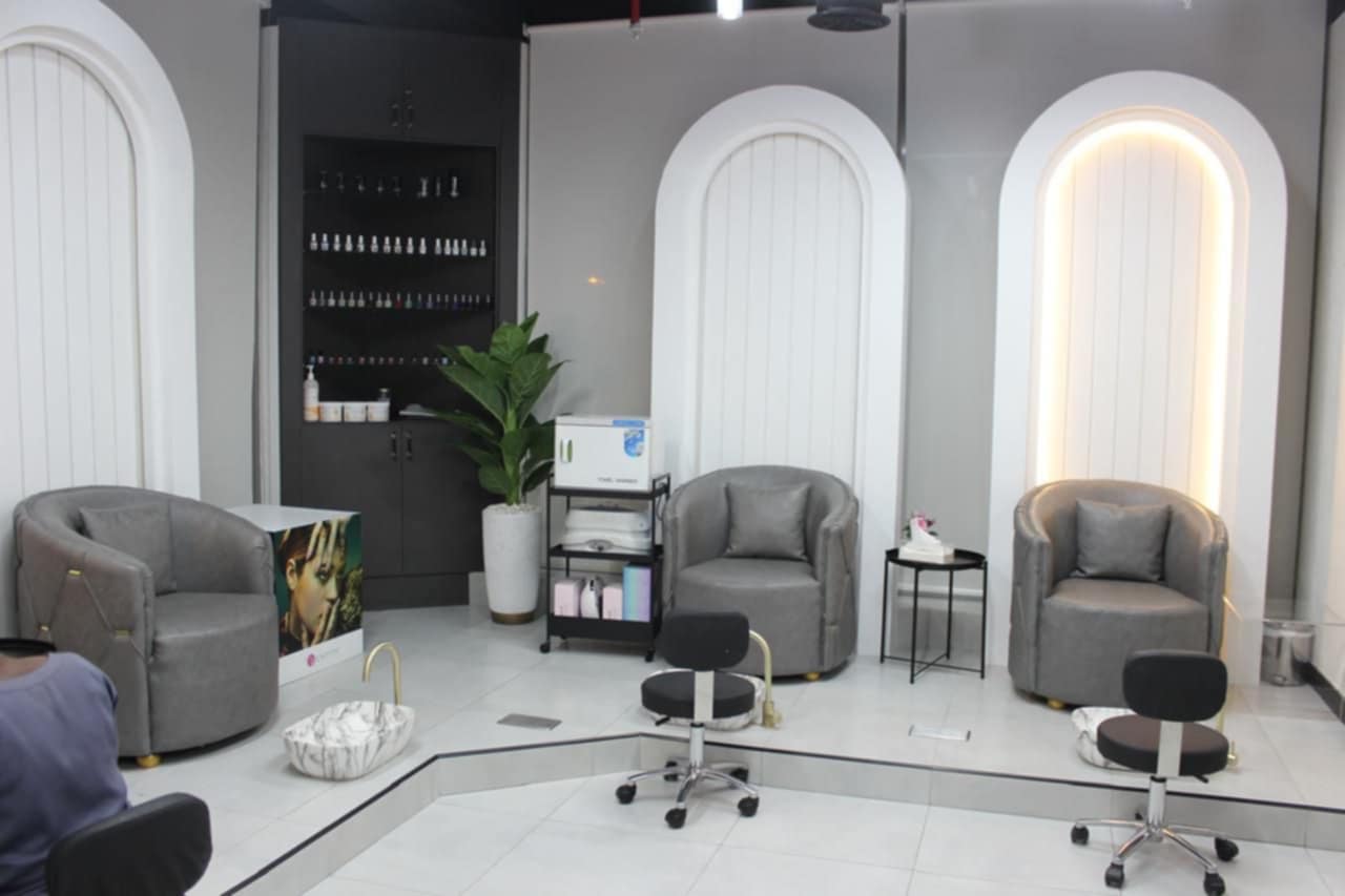 For sale an existing commercial business