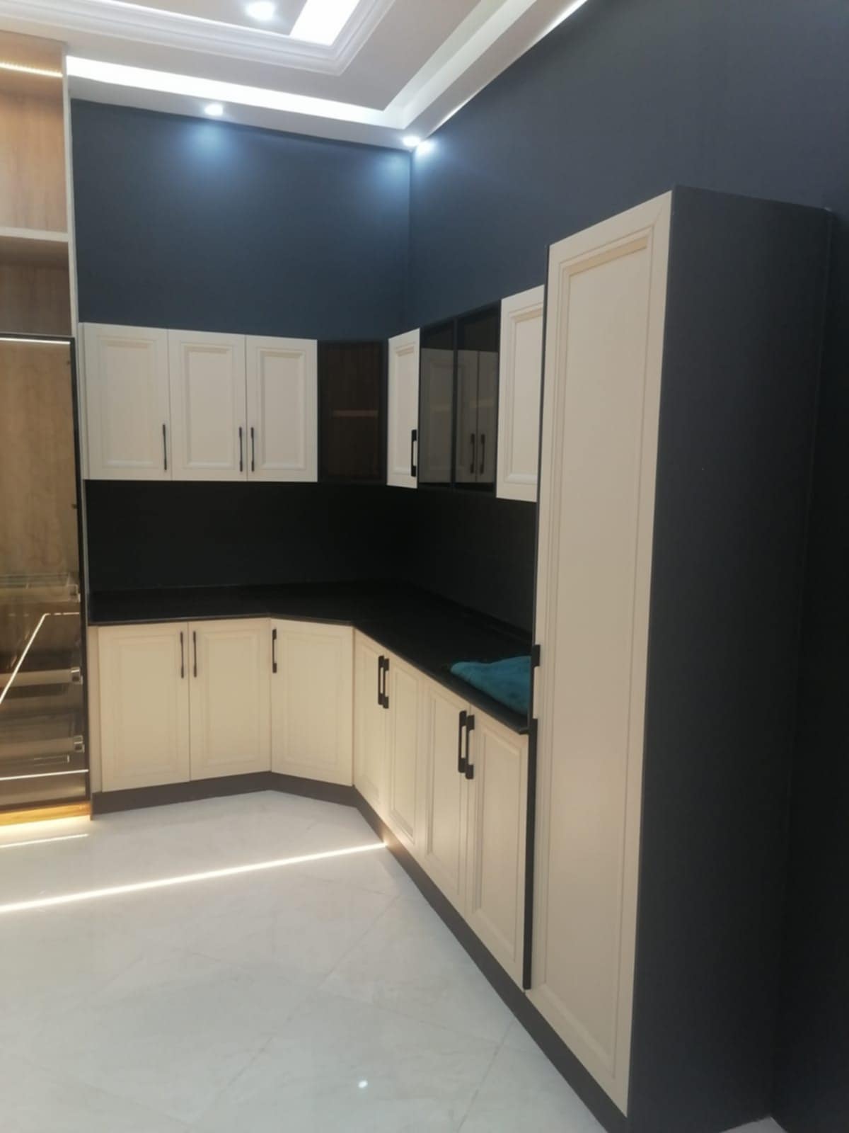 For sale an existing commercial business